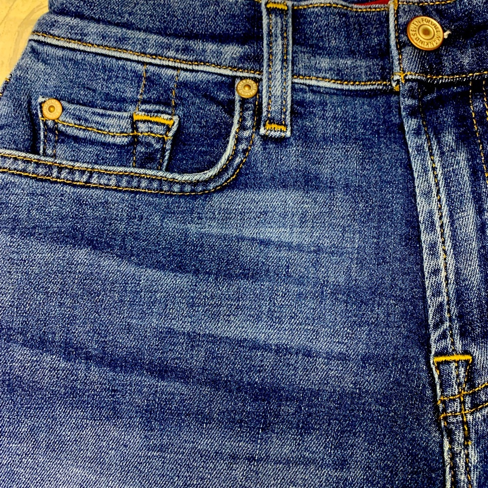7 For All Mankind NWOT High Waist Short - Picture 3 of 4